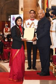 अंतर्राष्ट्रीय क्रिकेट में सबसे ज्यादा रन बनाने वाली महिला खिलाड़ी मिताली राज हैं।